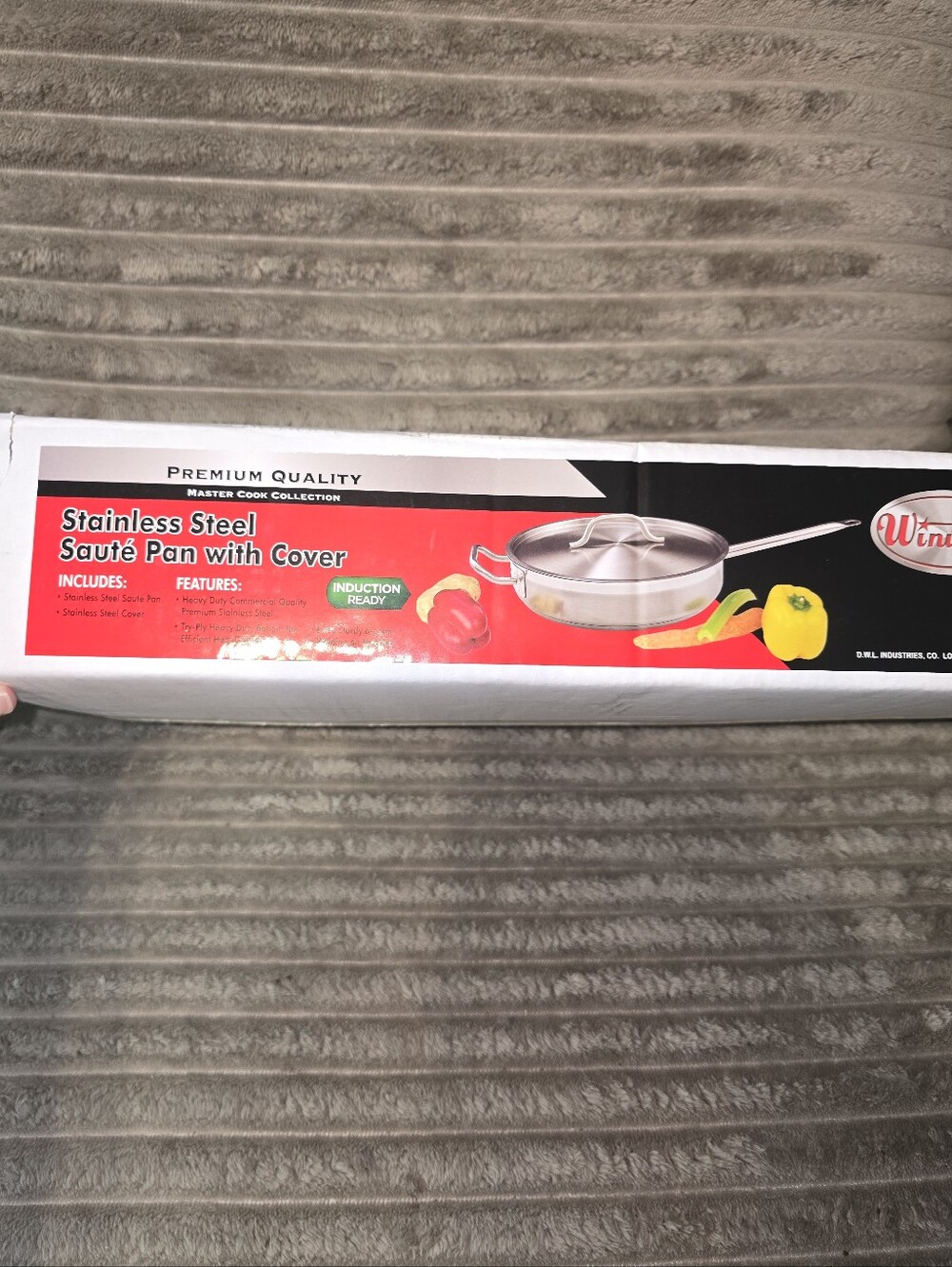 Winco Sset-3 Steel Sauté Pan with Cover